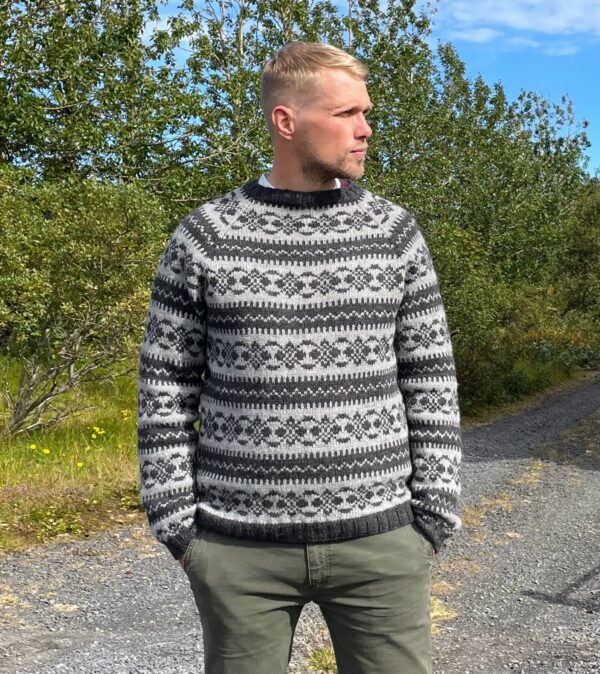 Carlsen sweater by Vinda knits